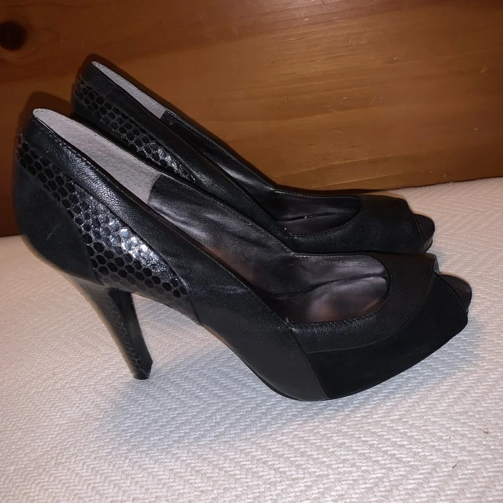 Nine West Black Heels, Size 8.5M - Picture 1 of 7
